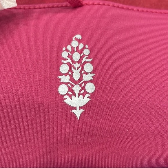 NWT Free People Beat the Heat Reversible Raspberry Sports Bra, Size M - Picture 4 of 7